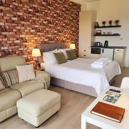 Rathescar Grove 3*